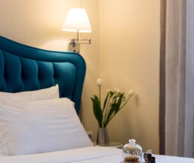 수피리어 룸, Old Town Inn