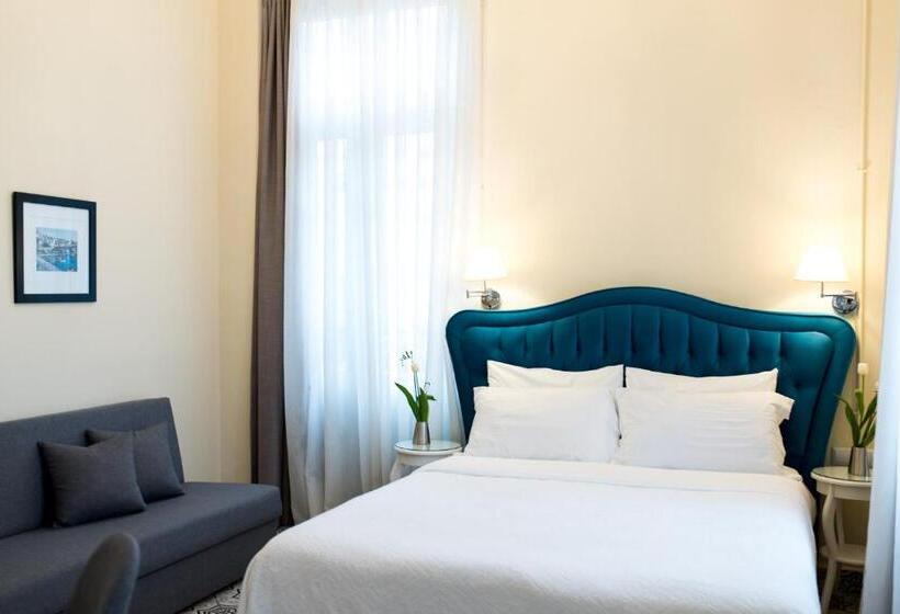 수피리어 룸, Old Town Inn