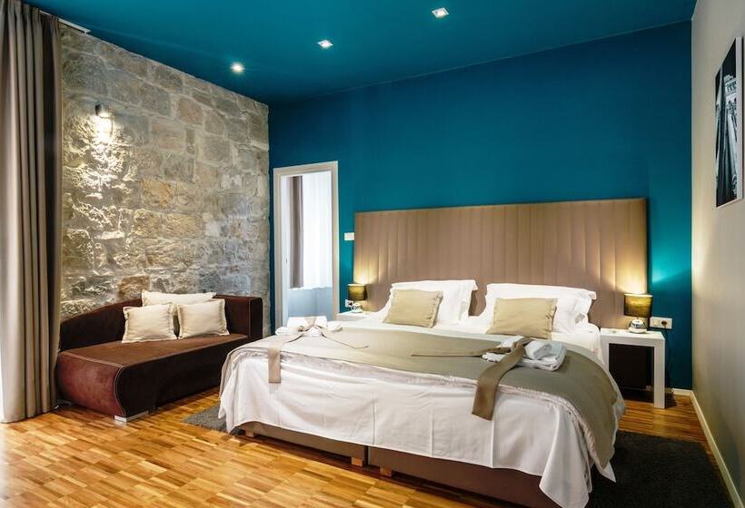غرفة بريميوم إطلالة جانبية على البحر, Riva Luxury Rooms