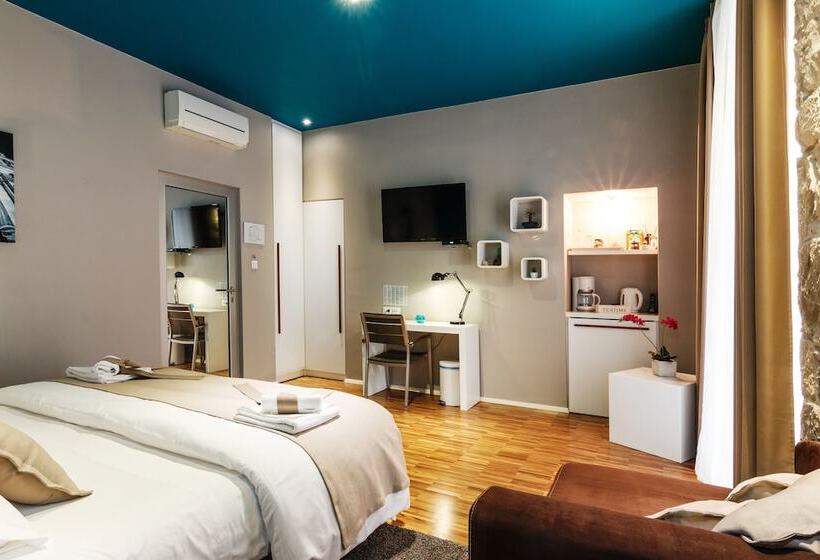 Cameră Premium cu Vedere la Mare Lateral, Riva Luxury Rooms