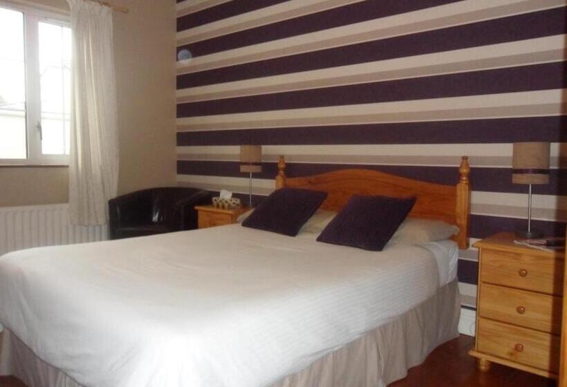 غرفة قياسية, Dergfield House