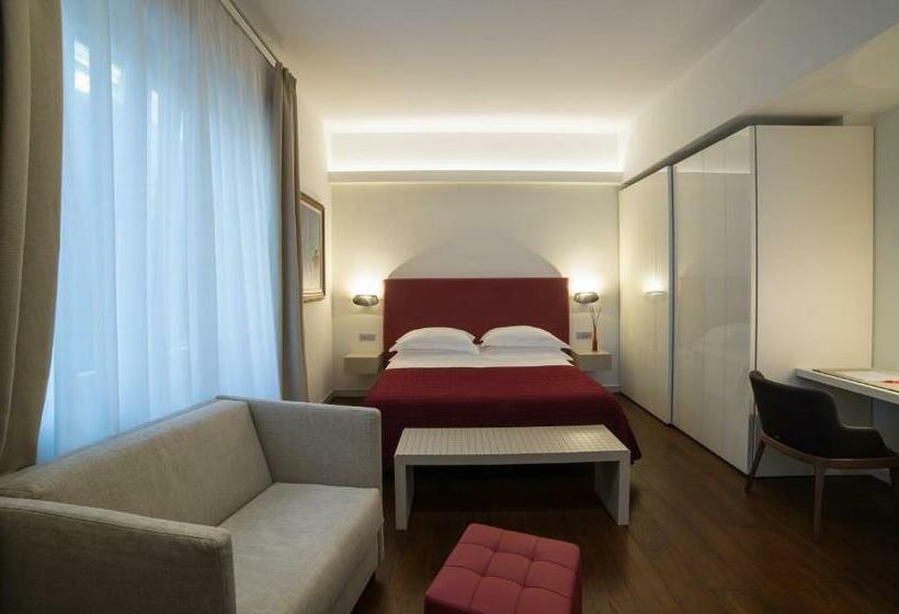 اتاق لوکس با چشمانداز دریا, Town House Morgana