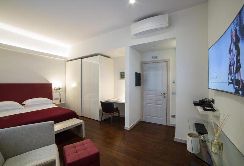 اتاق لوکس با چشمانداز دریا, Town House Morgana