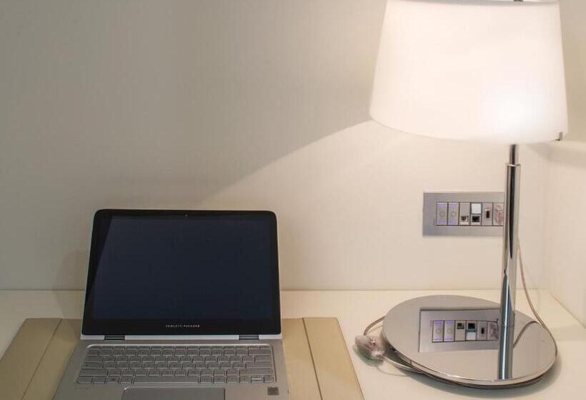 اتاق لوکس با چشمانداز دریا, Town House Morgana