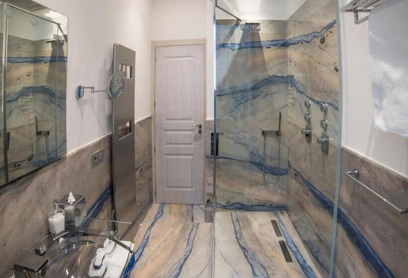 اتاق لوکس سه تخته, Town House Morgana