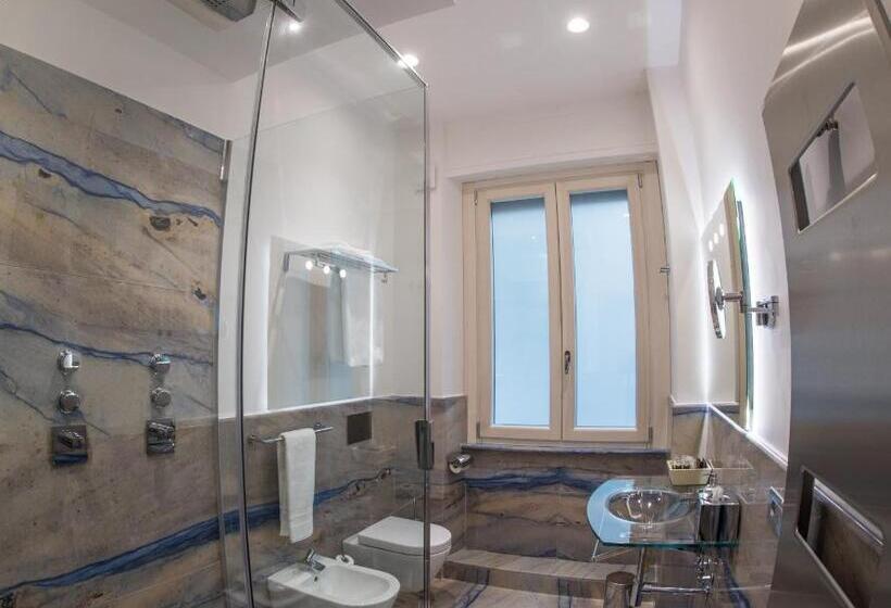 اتاق لوکس سه تخته, Town House Morgana