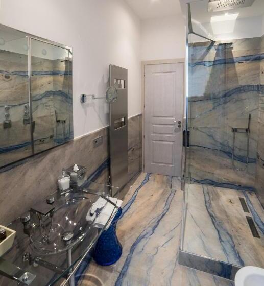 اتاق لوکس سه تخته, Town House Morgana