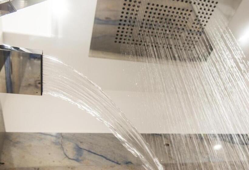 اتاق لوکس سه تخته, Town House Morgana