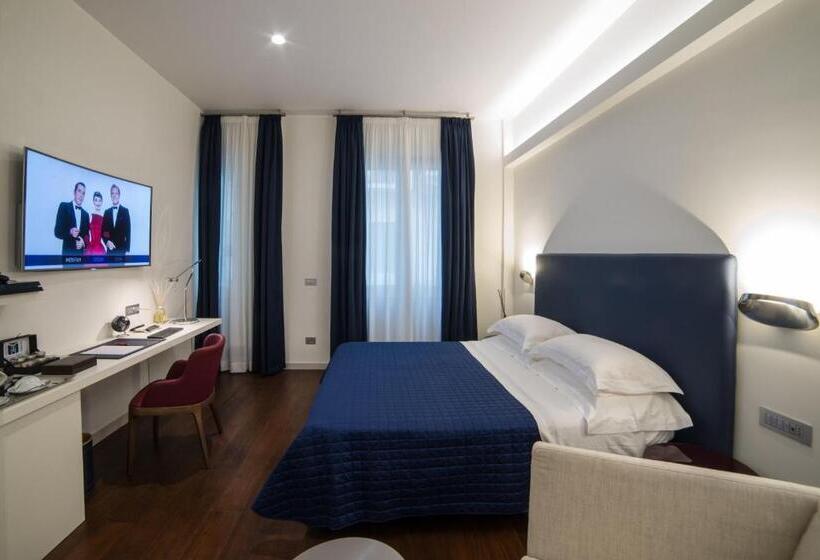 اتاق لوکس سه تخته, Town House Morgana
