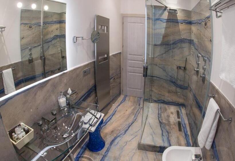 اتاق لوکس سه تخته, Town House Morgana