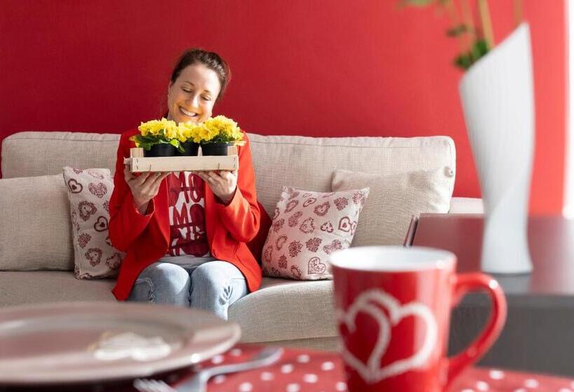 Апартаменты 1 Спальня Вид на Сад, Bed & Breakfast Tiffany