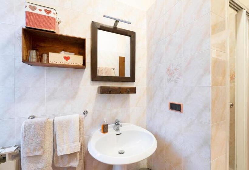 Апартаменты 1 Спальня с Балконом, Bed & Breakfast Tiffany