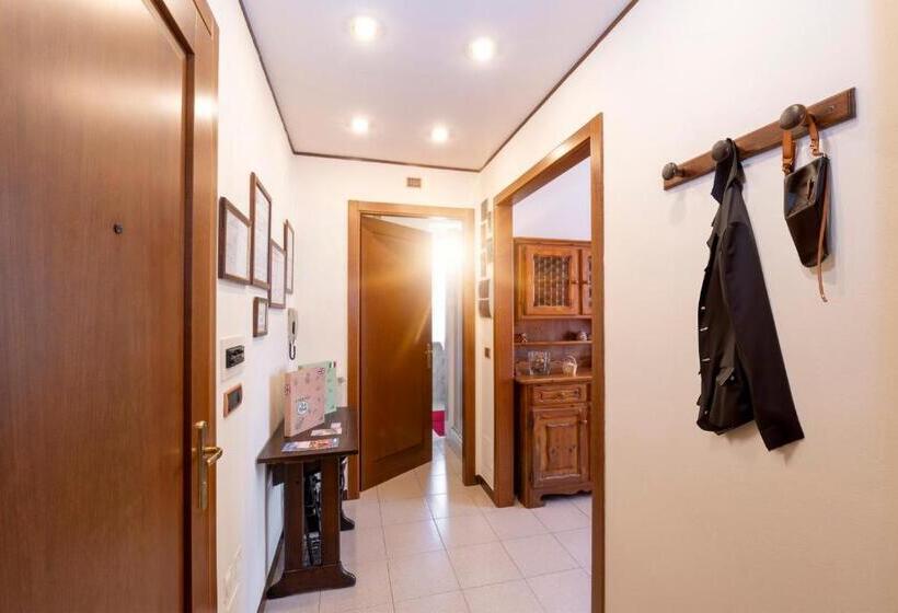 Апартаменты 1 Спальня с Балконом, Bed & Breakfast Tiffany