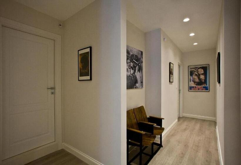 اتاق استاندارد سه نفره, Domus Roma