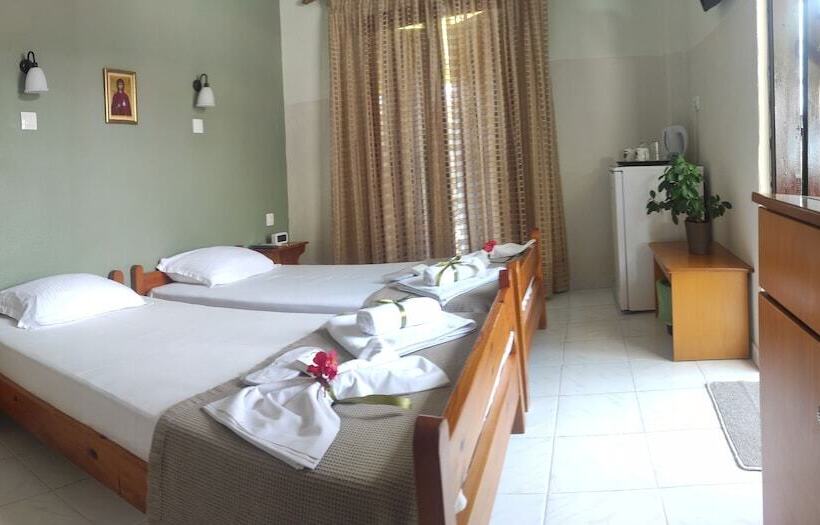 חדר קלאסי בקומת קרקע, Prosforio