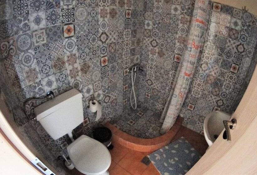 سرير فى غرفة مشتركه, Host El Greco   Hostel