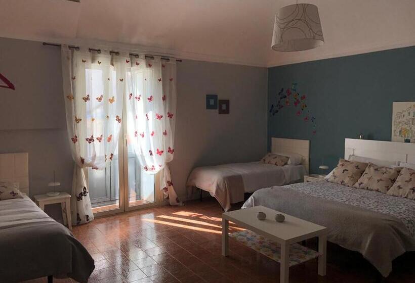 اتاق استاندارد چهارنفره با بالکن, B&b Doralice