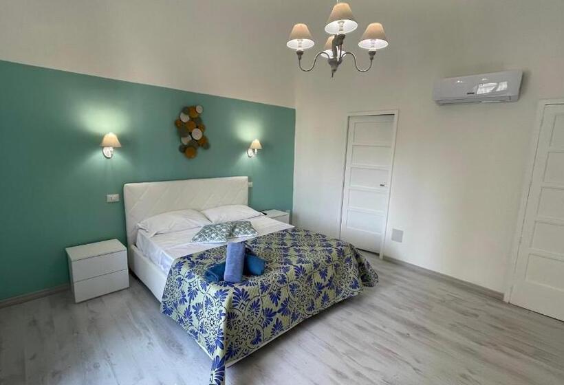 اتاق لوکس با بالکن, B&b Doralice