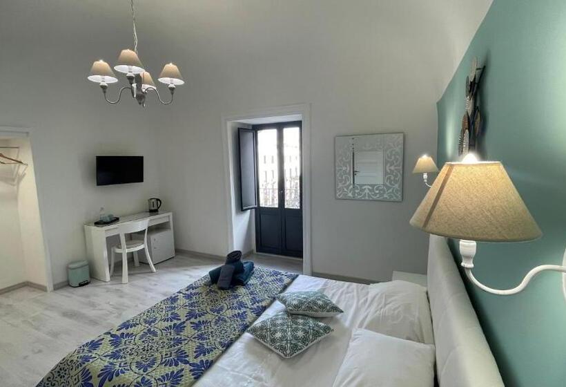 اتاق لوکس با بالکن, B&b Doralice