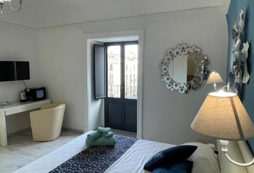 اتاق لوکس با بالکن, B&b Doralice