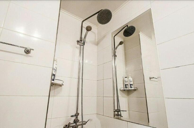 Quarto Estandar, Charlot Castle