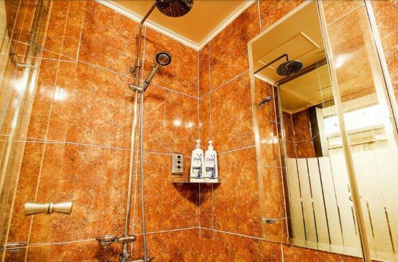 Suíte Executivo, Charlot Castle