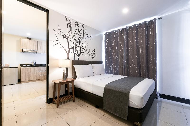 Quarto Deluxe, Charlot Castle