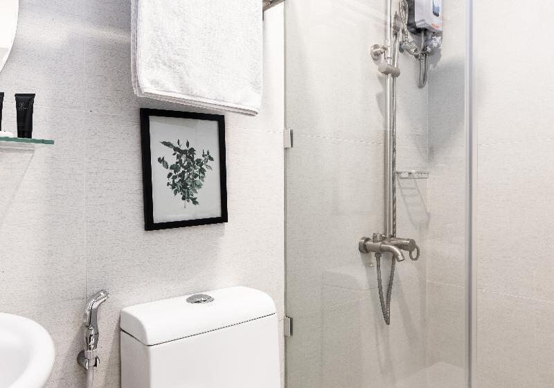 Quarto Deluxe, Charlot Castle