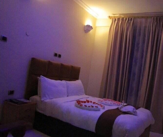 اتاق لوکس, Dib Anbessa