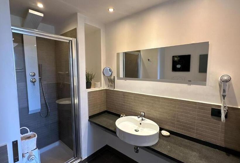 スタンダードトリプルルーム, Ottomood B&b And Apartments