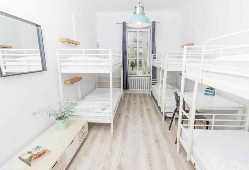 سرير فى غرفة مشتركه, Chillout Hostel