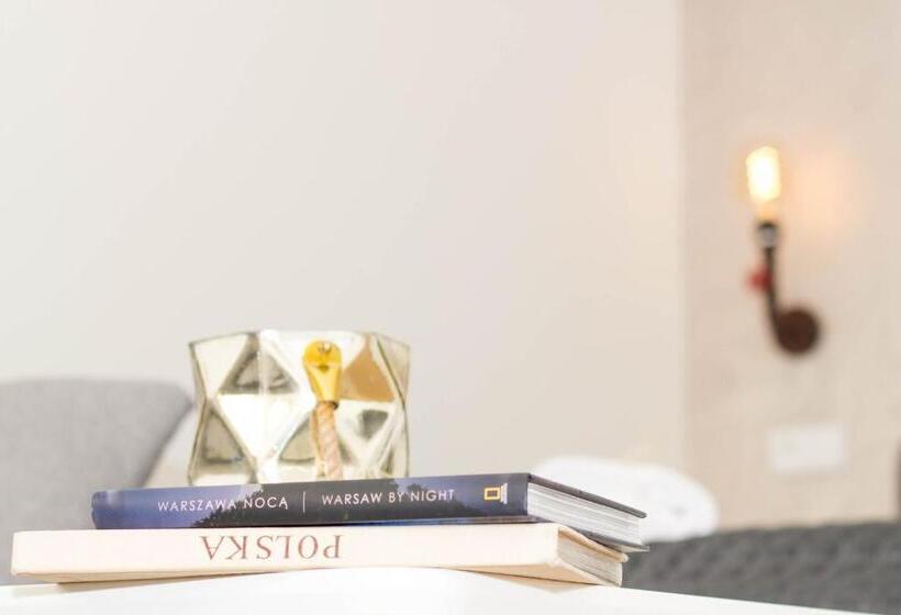 إستوديو ديلوكس, Chillout Hostel