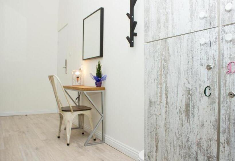 غرفة قياسية رباعية, Chillout Hostel