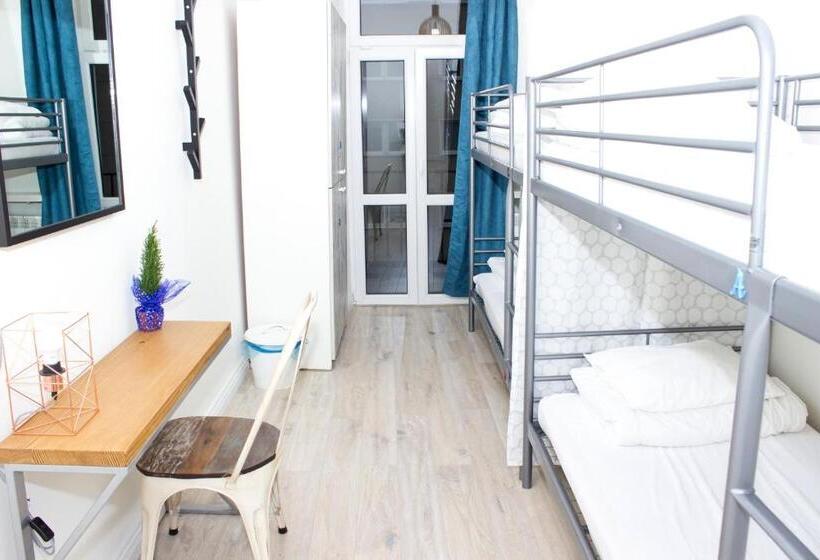 غرفة قياسية رباعية, Chillout Hostel