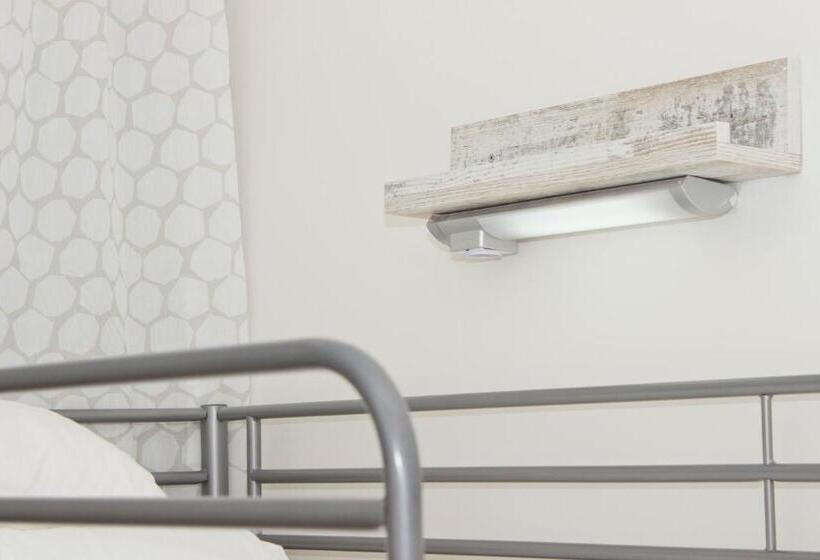 غرفة عائلية, Chillout Hostel