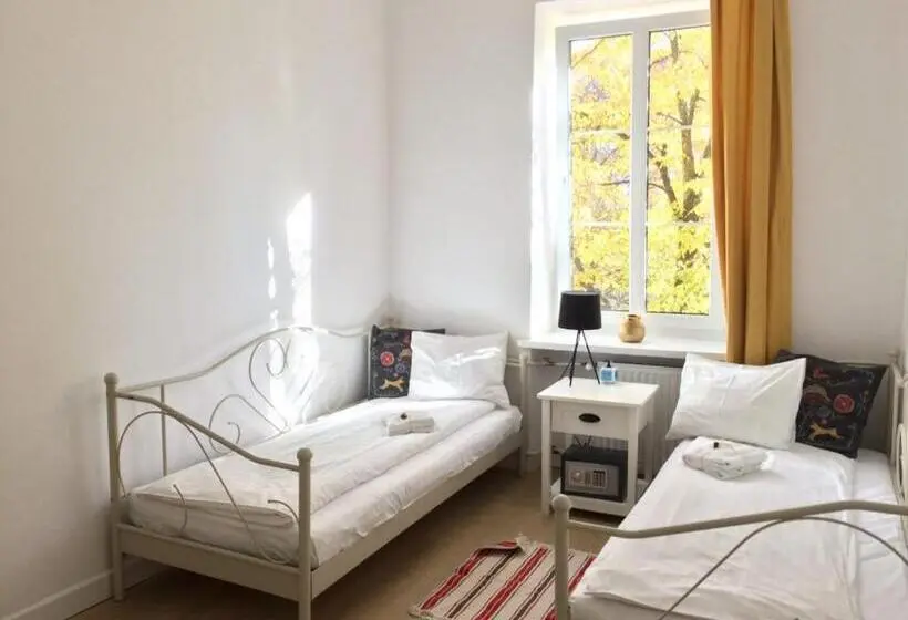 バス共有のスタンダードルーム, Chillout Hostel