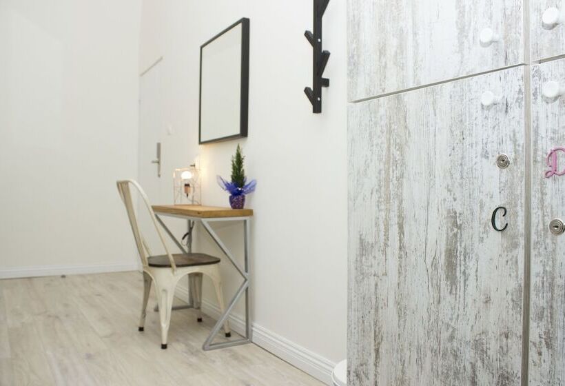 سرير فى غرفة مشتركه, Chillout Hostel