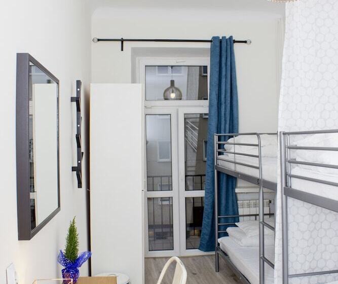 سرير فى غرفة مشتركه, Chillout Hostel