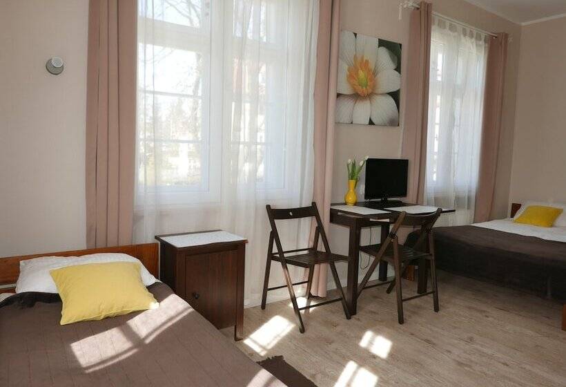 اتاق استاندارد سه نفره, Hostel Grande Sopotiera