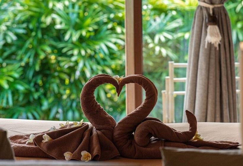 بنجلو قياسى, La Joya Balangan Resort