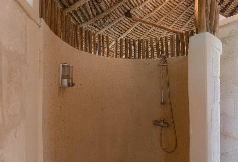 بانگلوی لوکس, La Joya Balangan Resort