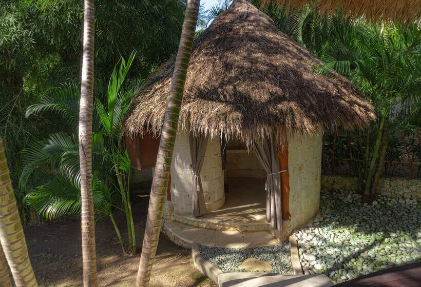 بنجلو ديلوكس, La Joya Balangan Resort