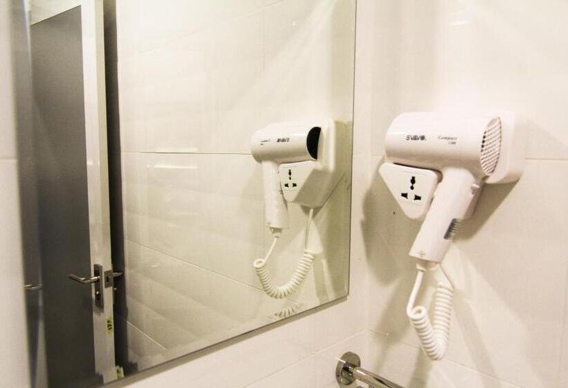 اتاق لوکس با تخت بزرگ, Lavender Senawang