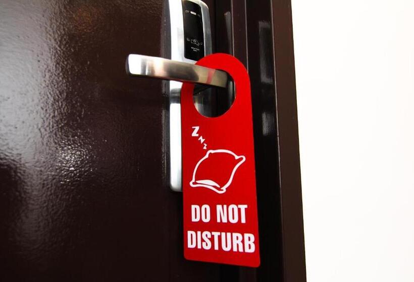 اتاق لوکس با تخت بزرگ, Lavender Senawang