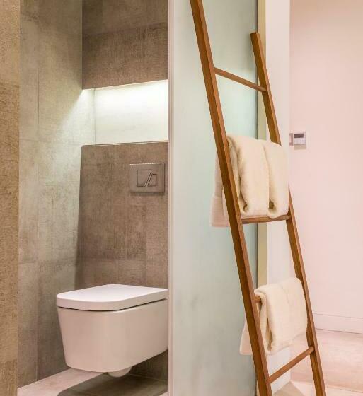 스탠다드 스튜디오 킹침대, The Sandhya