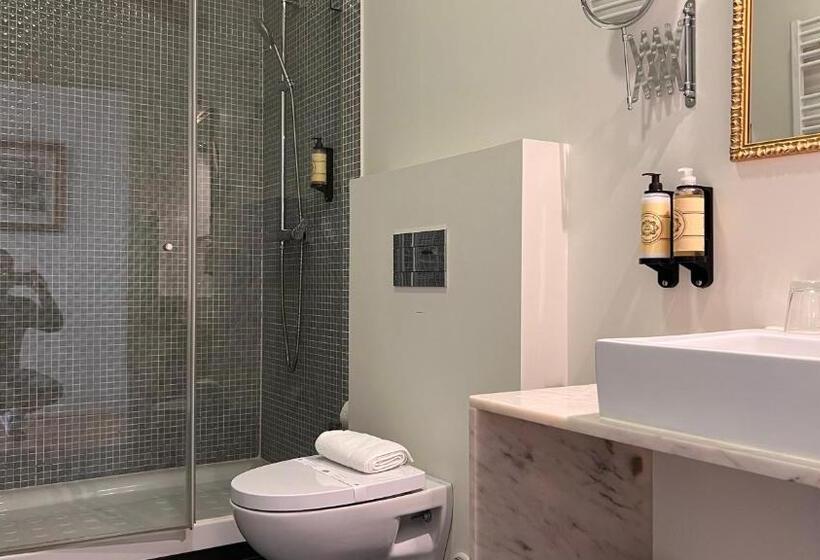 Quarto Familiar, Tesouro Da Baixa By Shiadu