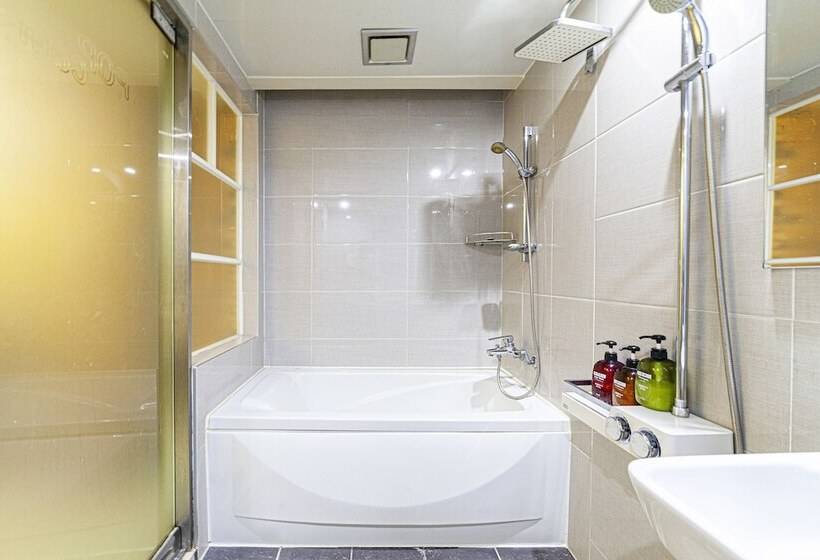 디럭스 룸, Busan Station Popcorn