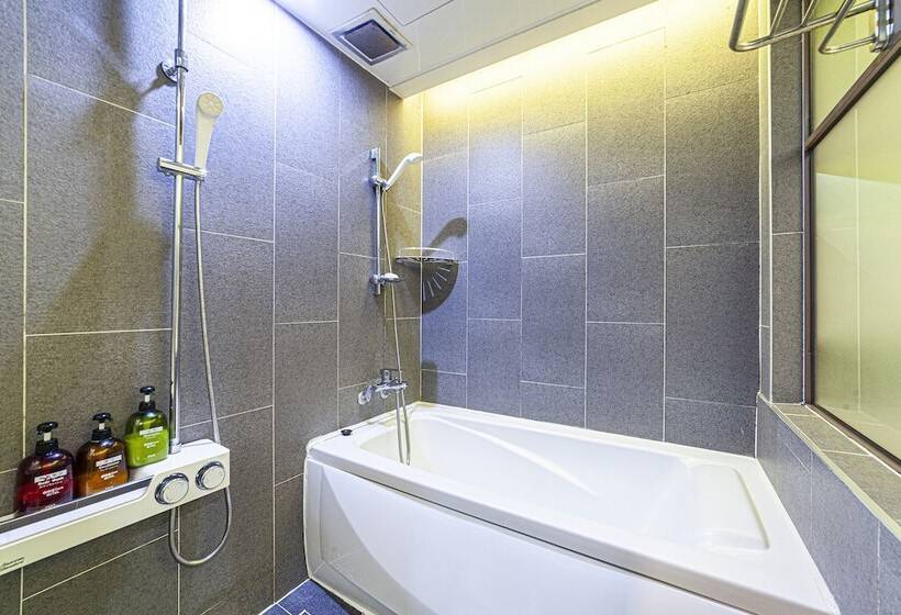 디럭스 룸, Busan Station Popcorn