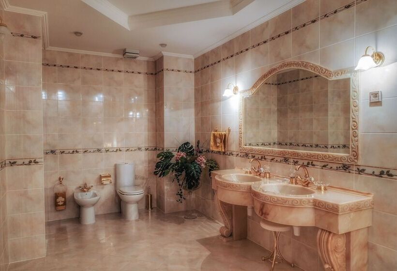 جناح رئاسى, Polyarnaya Zvezda