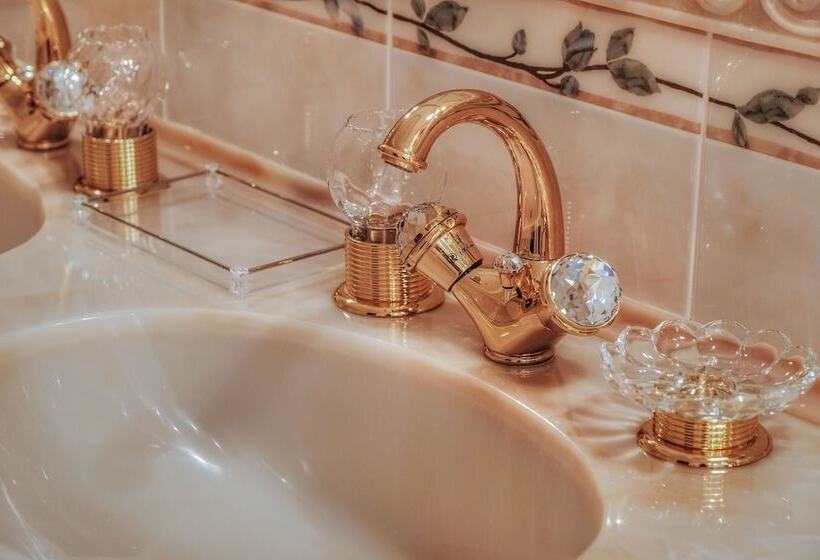 جناح رئاسى, Polyarnaya Zvezda